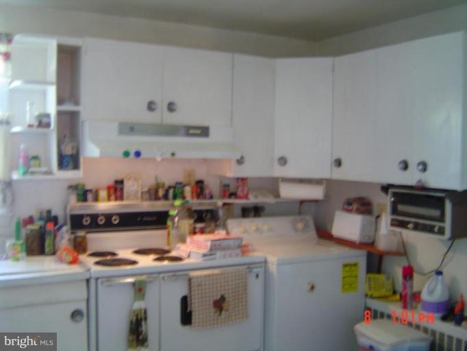 5501 Clifton Road Clifton, VA 20124 - Photo 5 of 13 Kitchen