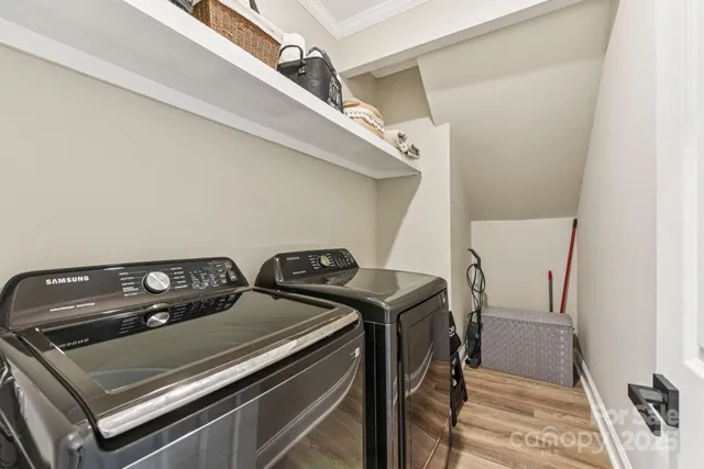 a view of washer and dryer