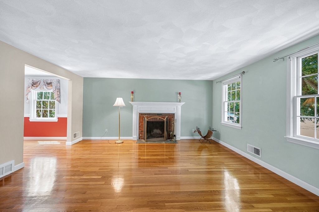 6 Peter Road North Reading, MA 01864 - Photo 4 of 39