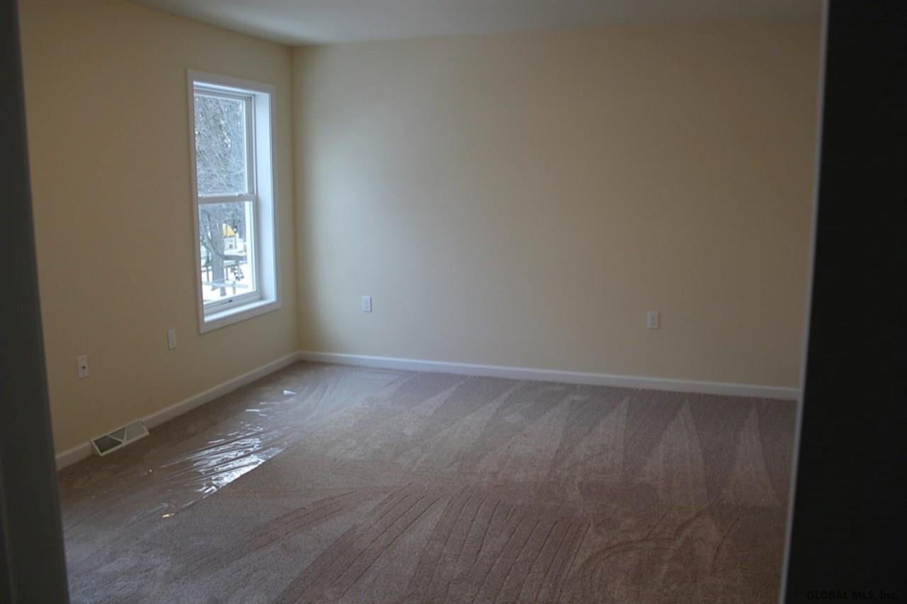 955 A Charlton Road Schenectady, NY 12302 - Photo 7 of 16 Photo 7