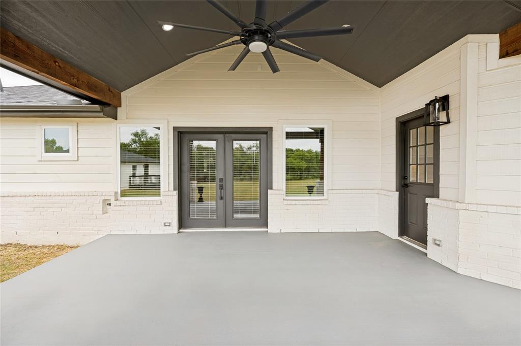 9153 Gregory Road Sanger, TX 76266 - Photo 6 of 27 Gallery Image 6
