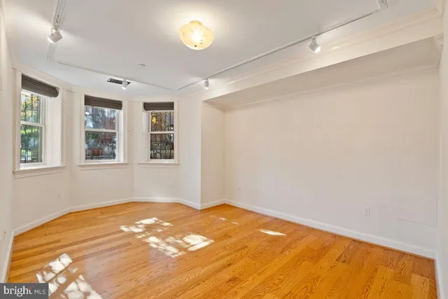 $6,750 | 4 Logan Circle Northwest, Unit 1, Washington, DC 20005