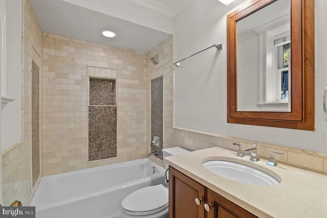 $6,750 | 4 Logan Circle Northwest, Unit 1, Washington, DC 20005