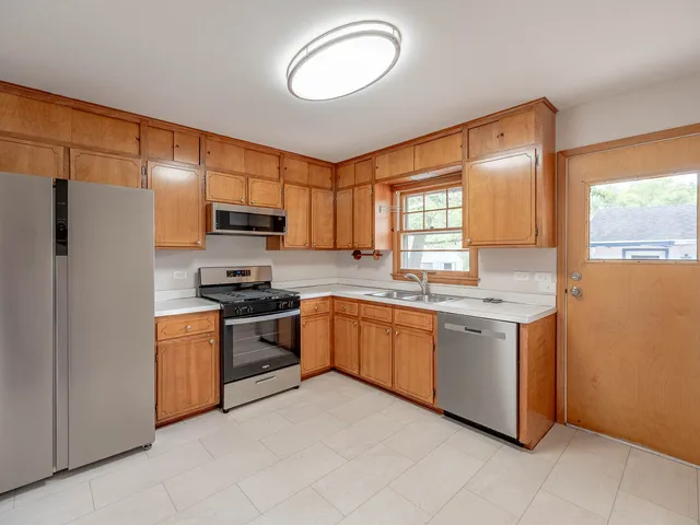 $249,900 | 2849 191st Place, Lansing, IL 60438