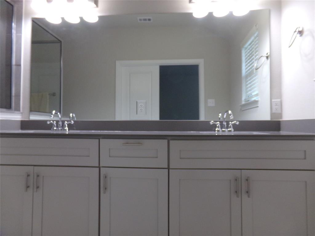 1748 Redding Street Allen, TX 75002 - Photo 14 of 33 Full bathroom featuring double vanity