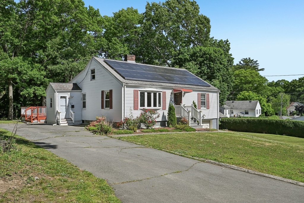79 Russ Street Randolph, MA 02368 - Photo 3 of 37