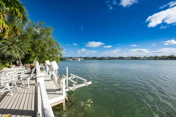 $5,195,000 | 18 Hilton Haven Road, Key West, FL 33040