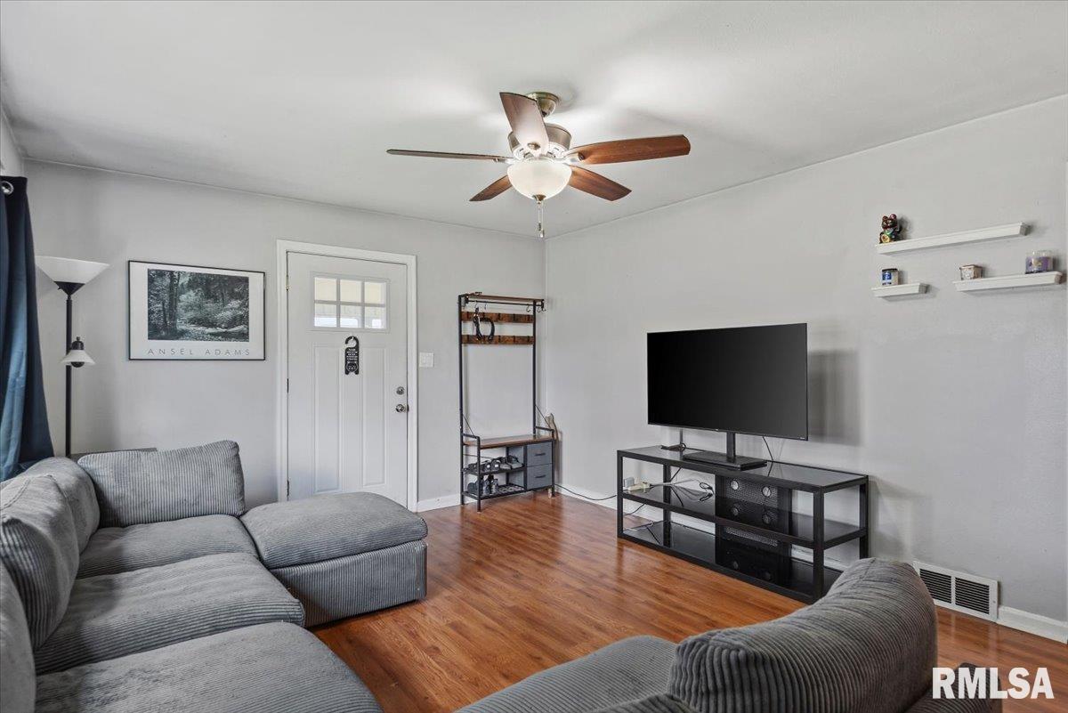 2309 South Pasfield Street Springfield, IL 62704 - Photo 6 of 36