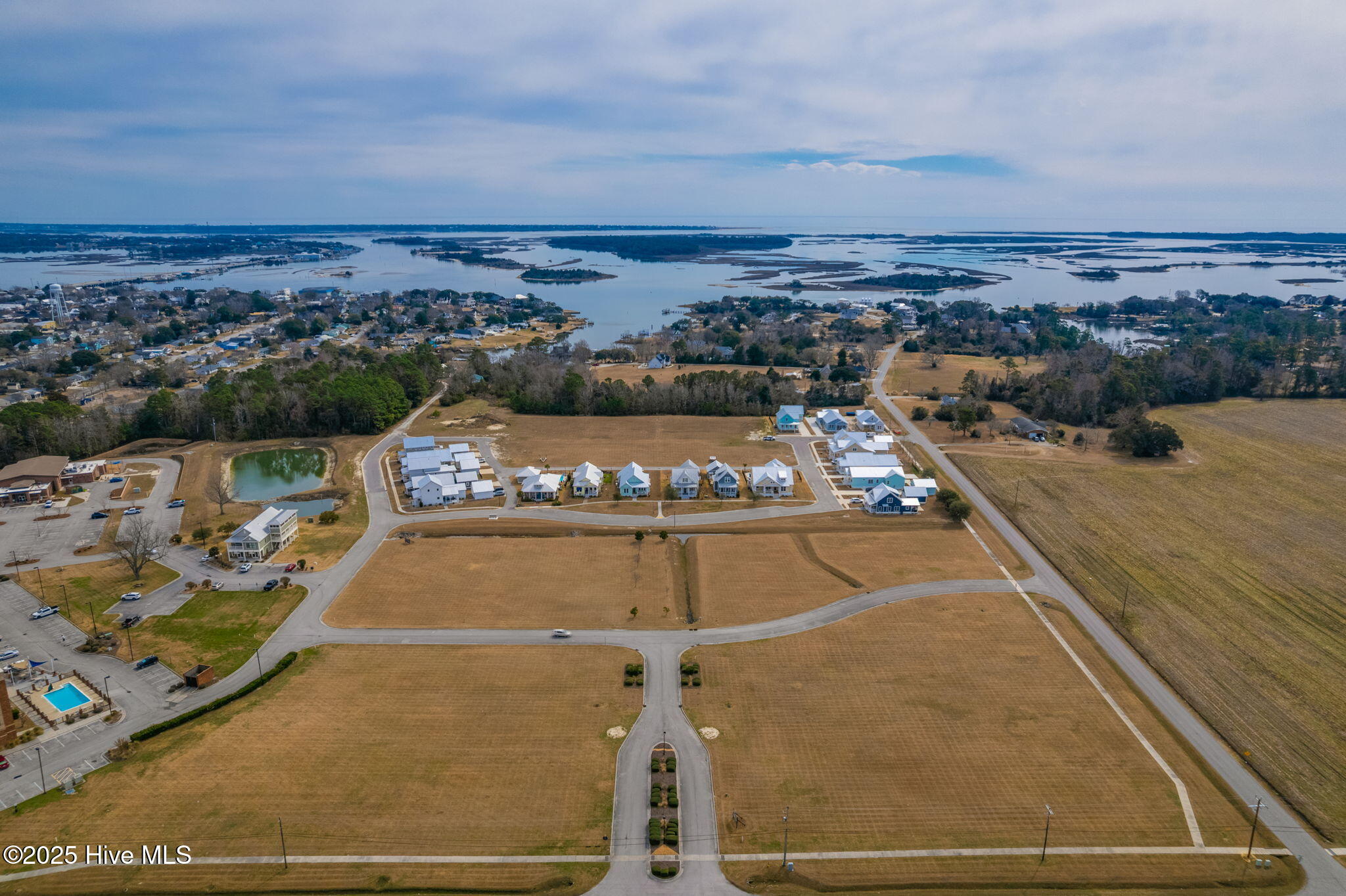 100 New Towne Road Swansboro, NC 28584 - Photo 3 of 3 43-web-or-mls-chadwick-visuals-203-villa