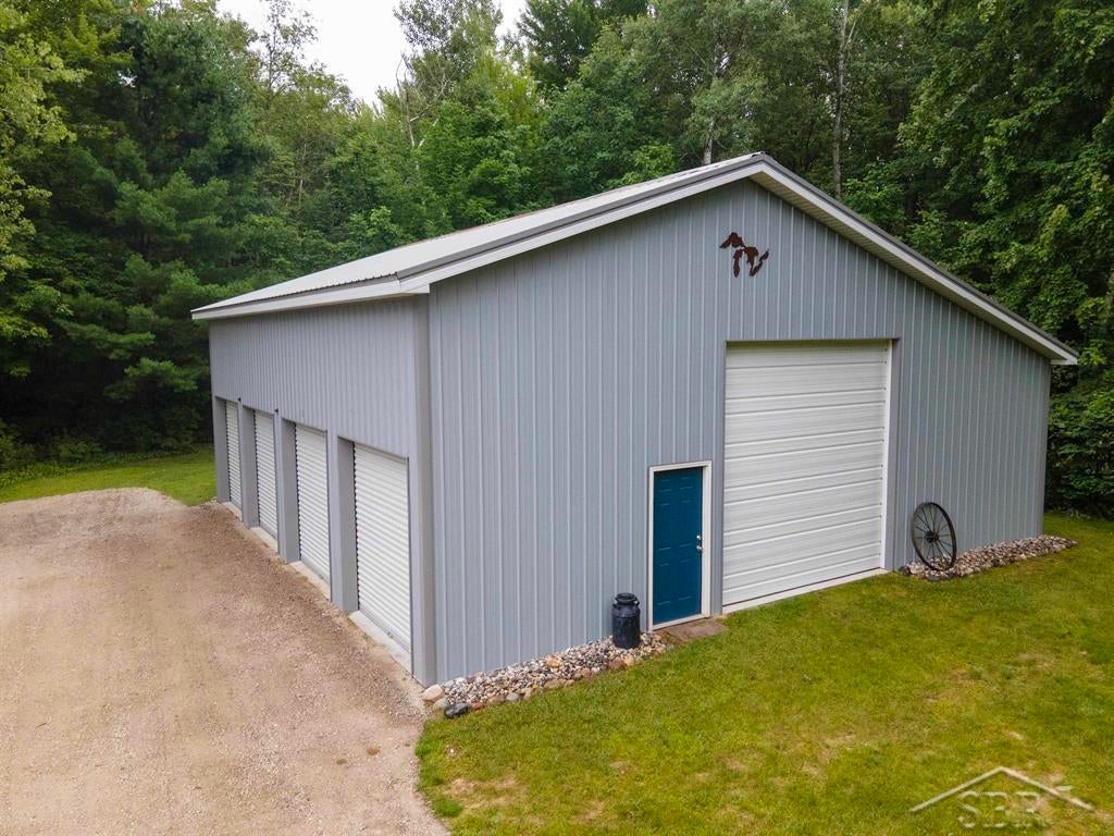 5420 North Eastman Road Midland, MI 48642 - Photo 2 of 35 Gallery Image 2