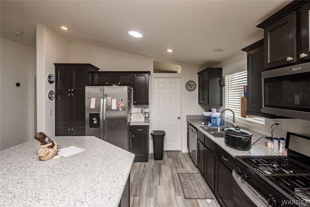328 South Houck Road Golden Valley, AZ 86413 - Photo 13 of 40 Kitchen