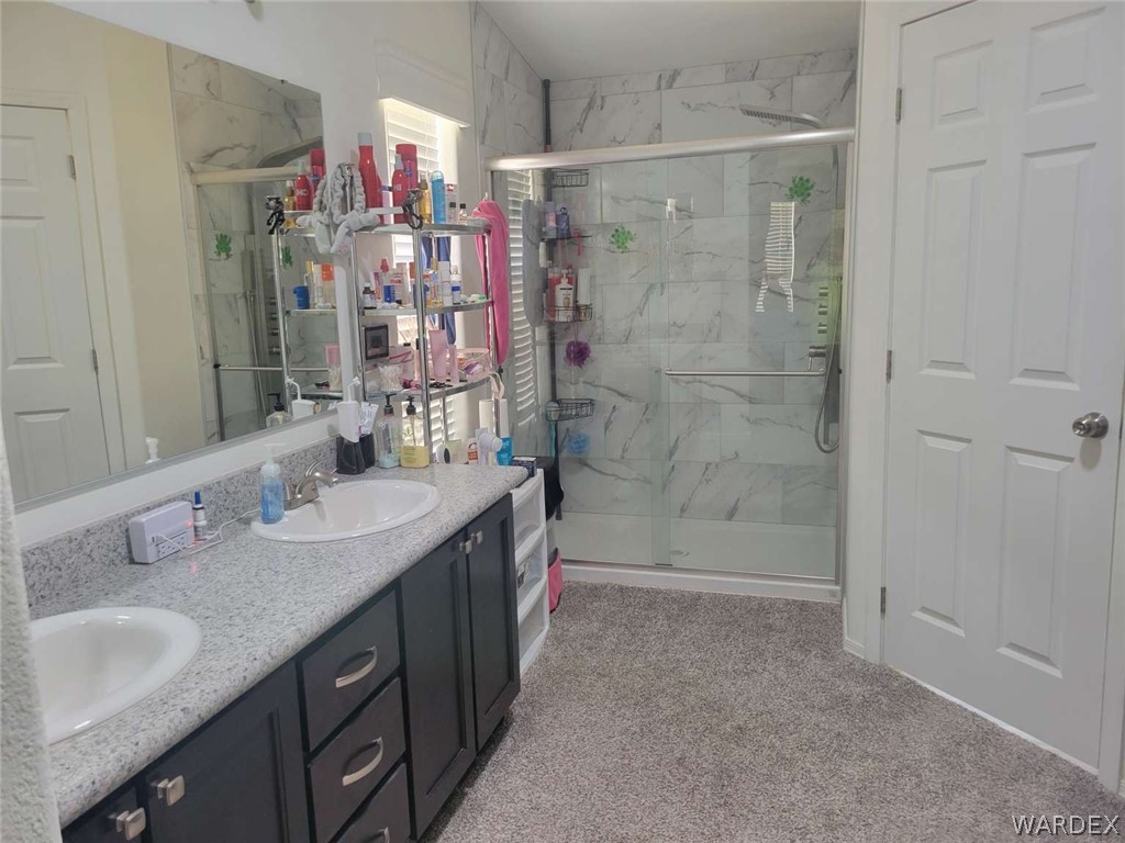328 South Houck Road Golden Valley, AZ 86413 - Photo 20 of 40 Bathroom