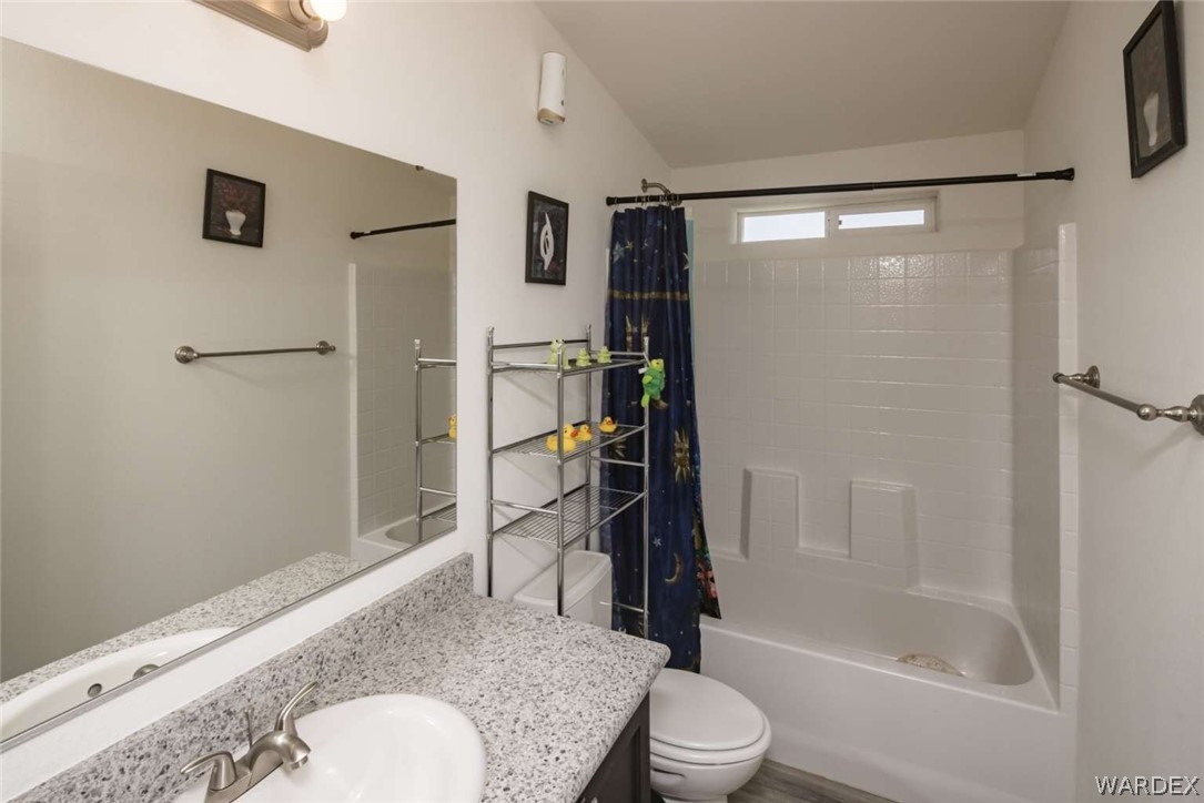 328 South Houck Road Golden Valley, AZ 86413 - Photo 23 of 40 Bathroom
