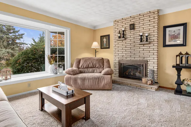 $440,000 | 1190 Sextant Avenue West, St. Paul, MN 55113