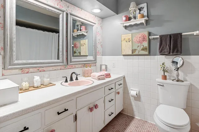 $440,000 | 1190 Sextant Avenue West, St. Paul, MN 55113