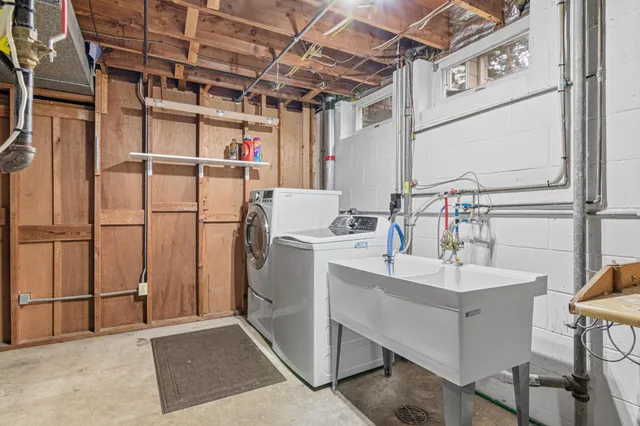 $440,000 | 1190 Sextant Avenue West, St. Paul, MN 55113