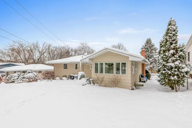$440,000 | 1190 Sextant Avenue West, St. Paul, MN 55113