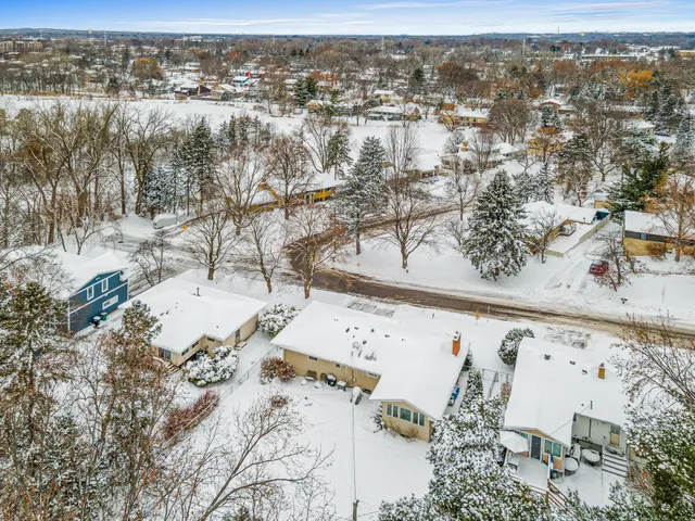 $440,000 | 1190 Sextant Avenue West, St. Paul, MN 55113