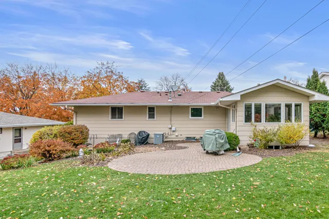 $440,000 | 1190 Sextant Avenue West, St. Paul, MN 55113