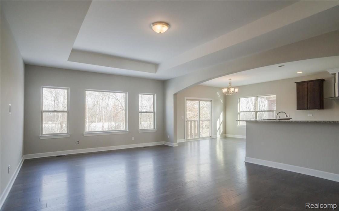 5510 Woodfall Road Clarkston, MI 48348 - Photo 6 of 24 5-photo-web-1680x1050-105263.jpg