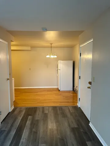 $1,500 | 1015 North Farnsworth Avenue, Unit J, Aurora, IL 60505