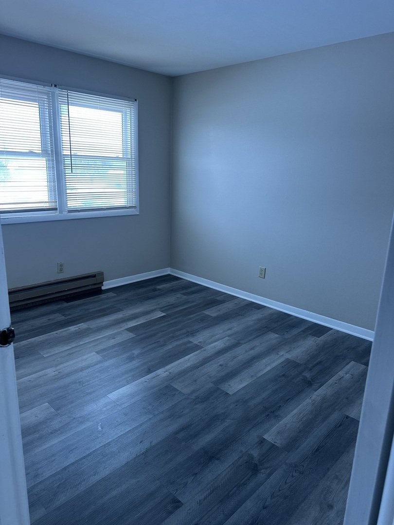 1015 North Farnsworth Avenue, Unit J Aurora, IL 60505 - Photo 6 of 8