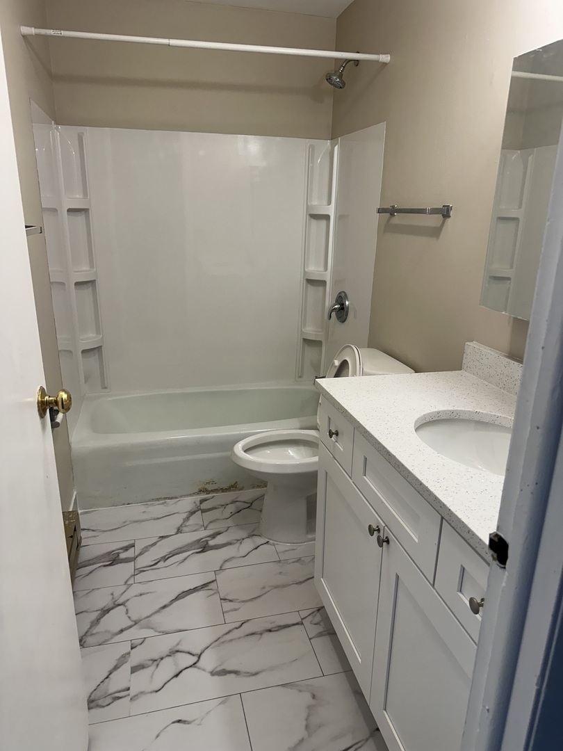 1015 North Farnsworth Avenue, Unit J Aurora, IL 60505 - Photo 8 of 8