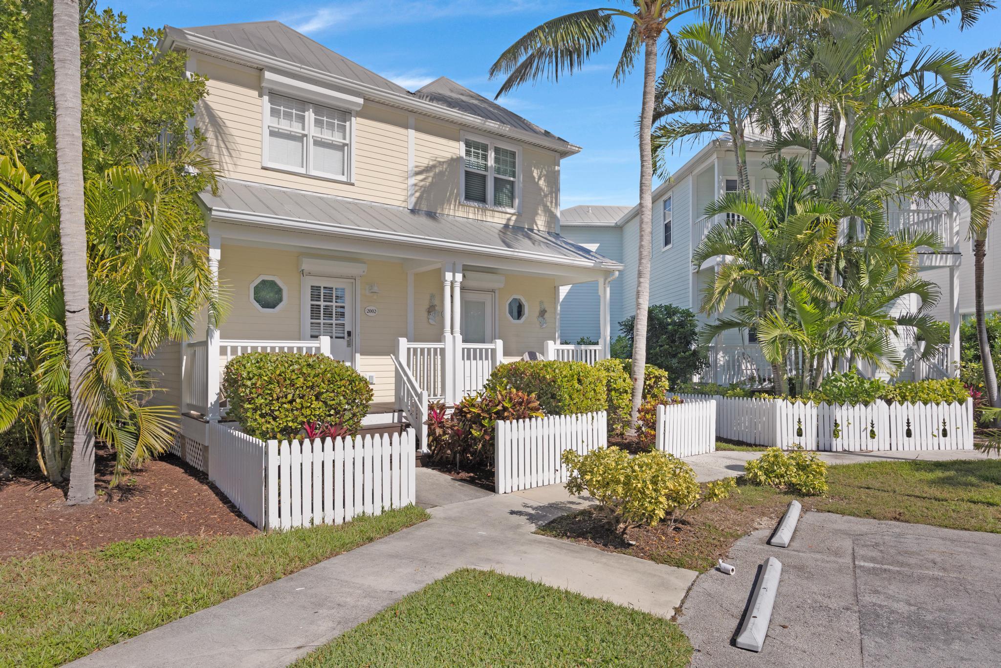 2002 Marina Villa Drive Marathon, FL 33050 - Photo 4 of 53 End Villa