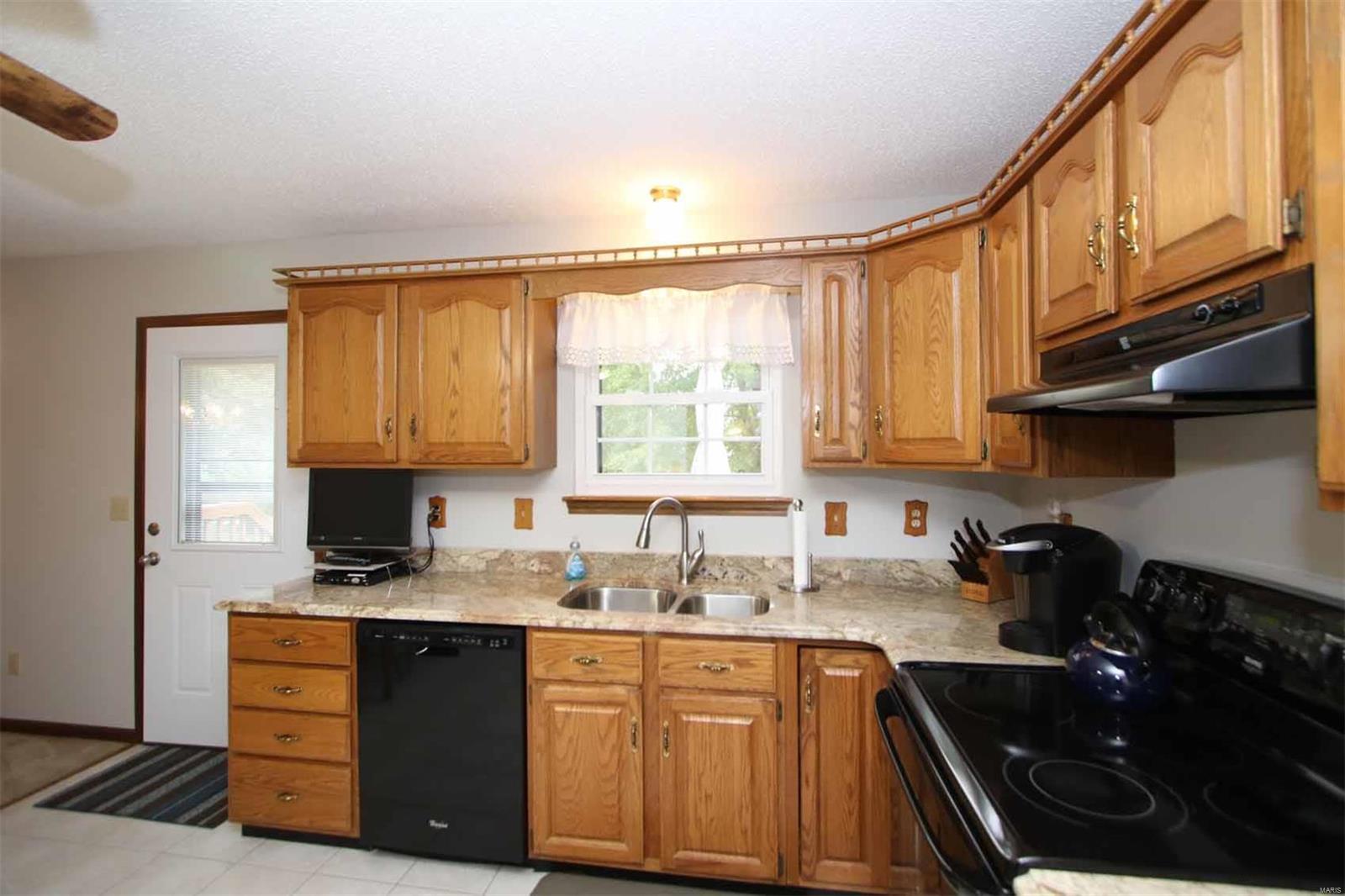 1962 Banyan Tree Road Collinsville, IL 62234 - Photo 12 of 64 Gallery Image 12