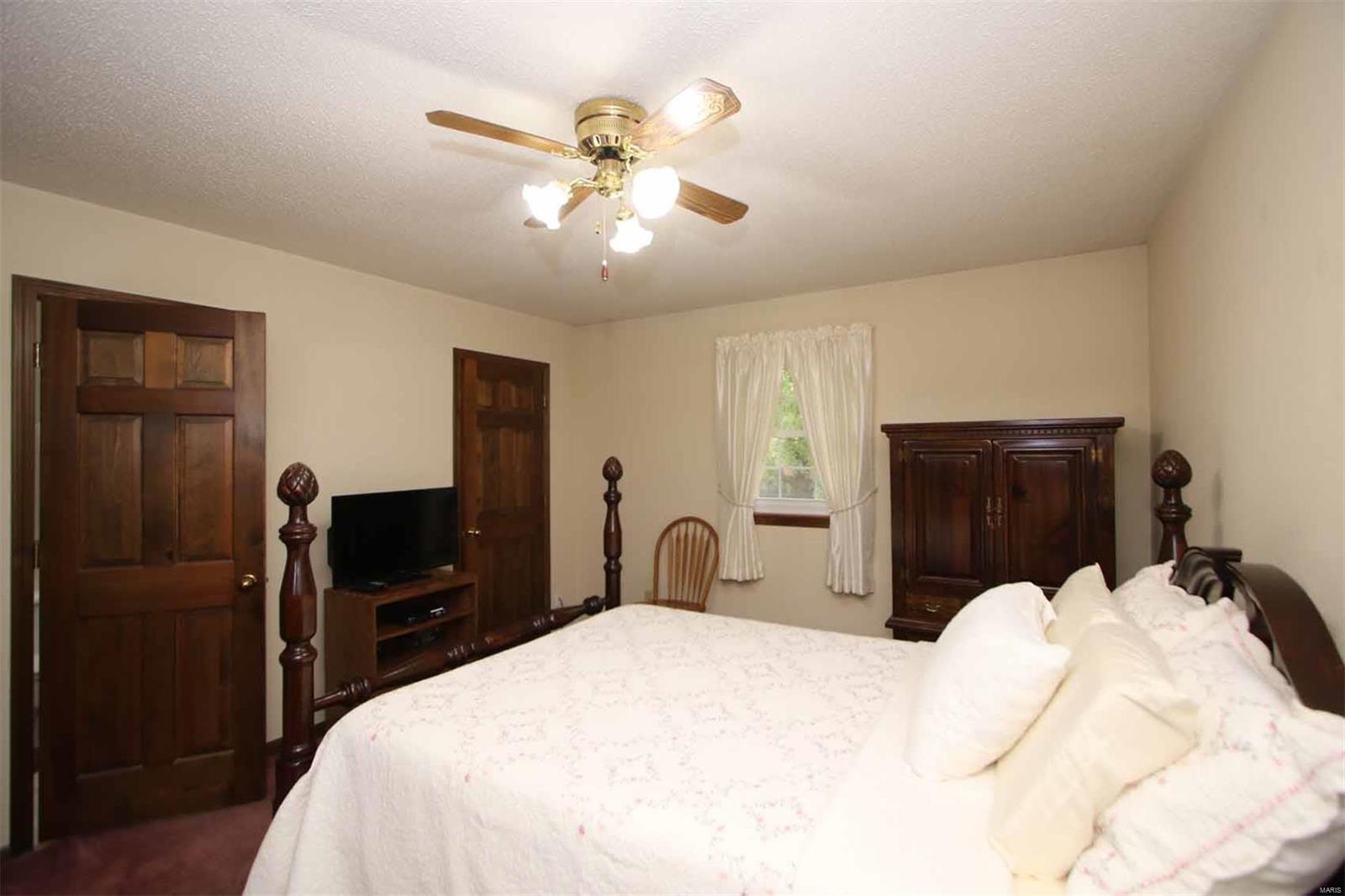 1962 Banyan Tree Road Collinsville, IL 62234 - Photo 15 of 64 Gallery Image 15