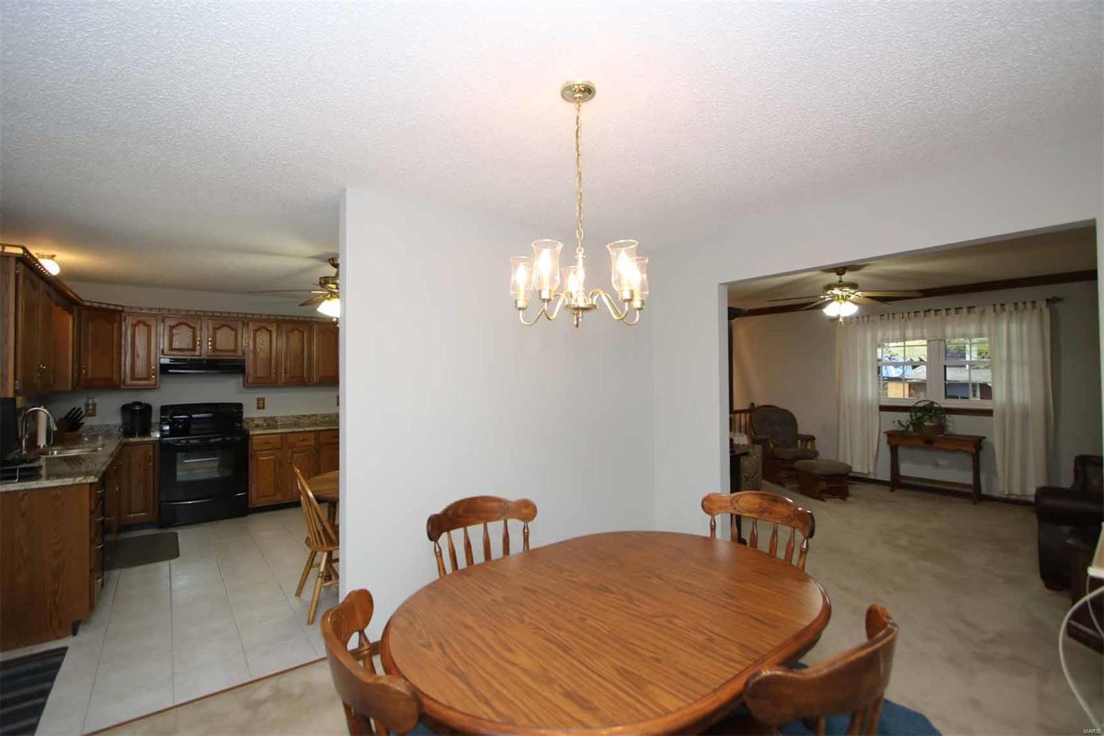 1962 Banyan Tree Road Collinsville, IL 62234 - Photo 8 of 64 Gallery Image 8