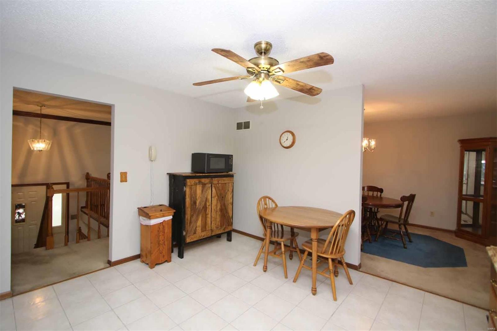 1962 Banyan Tree Road Collinsville, IL 62234 - Photo 9 of 64 Gallery Image 9