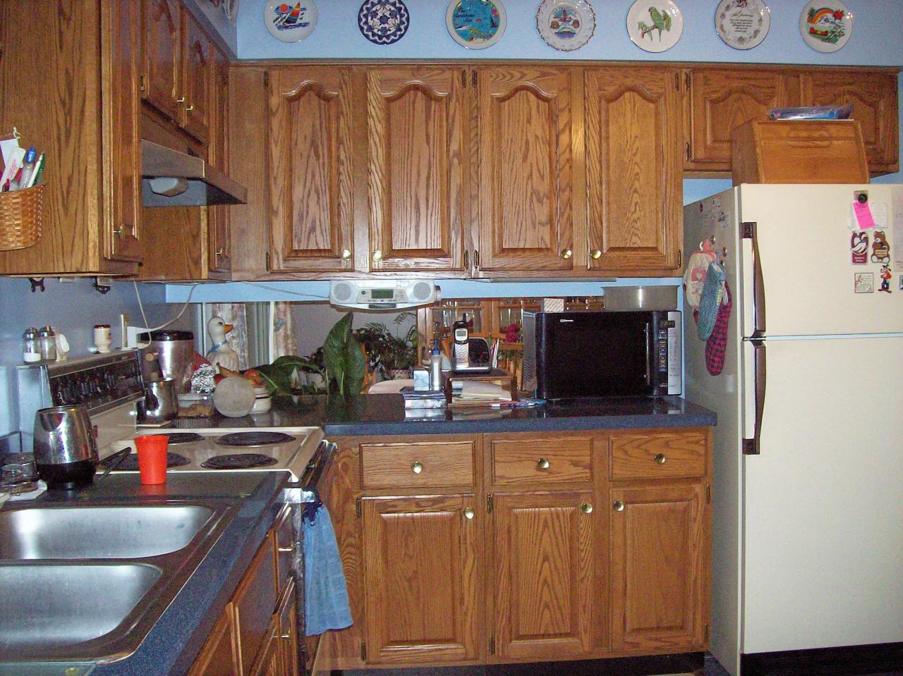 606 Frailey Road Stroudsburg, PA 18360 - Photo 11 of 11 a kitchen with stainless steel appliances granite countertop a refrigerator and a stove