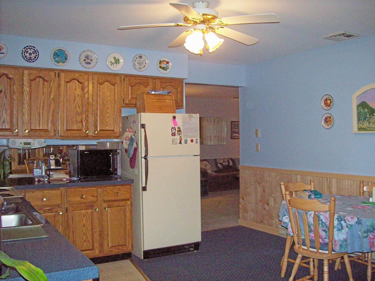 606 Frailey Road Stroudsburg, PA 18360 - Photo 2 of 11 a utility room with dryer and washer