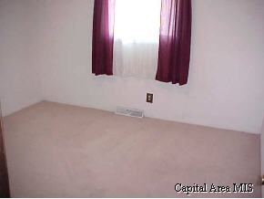 2800 Black Springfield, IL 62702 - Photo 7 of 9