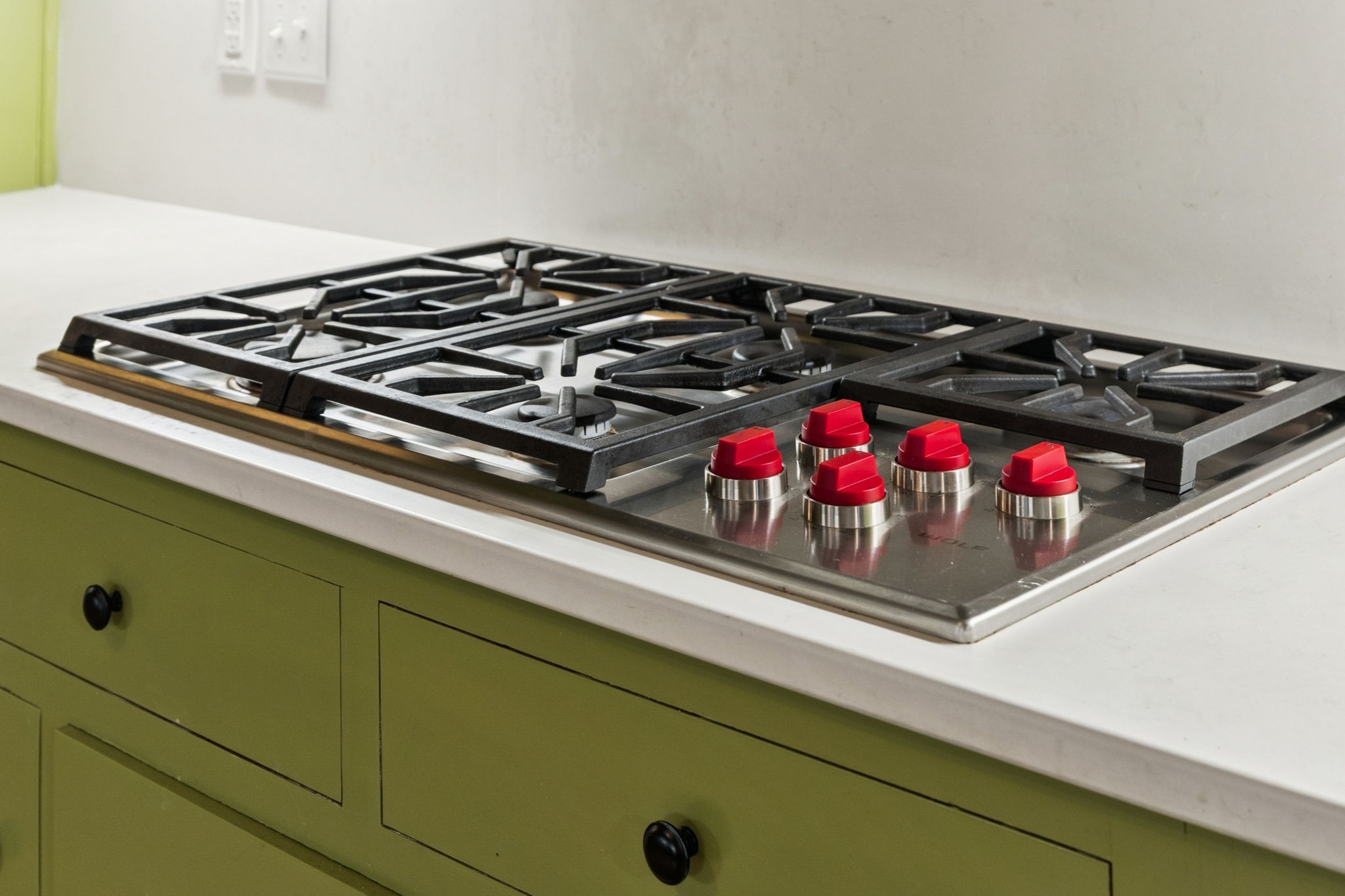 3507 Wimbledon Road Nashville, TN 37215 - Photo 19 of 50 a close up of a stove top oven