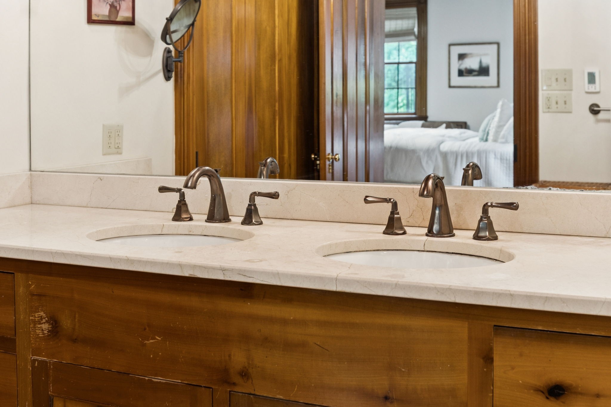 3507 Wimbledon Road Nashville, TN 37215 - Photo 25 of 50 a bathroom with a sink and a mirror