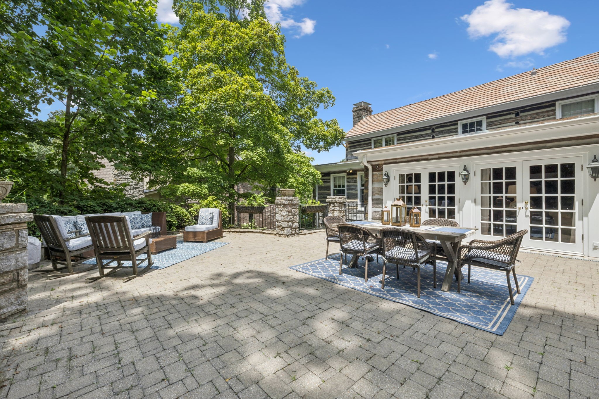 3507 Wimbledon Road Nashville, TN 37215 - Photo 42 of 50 a bench sitting in front of a building