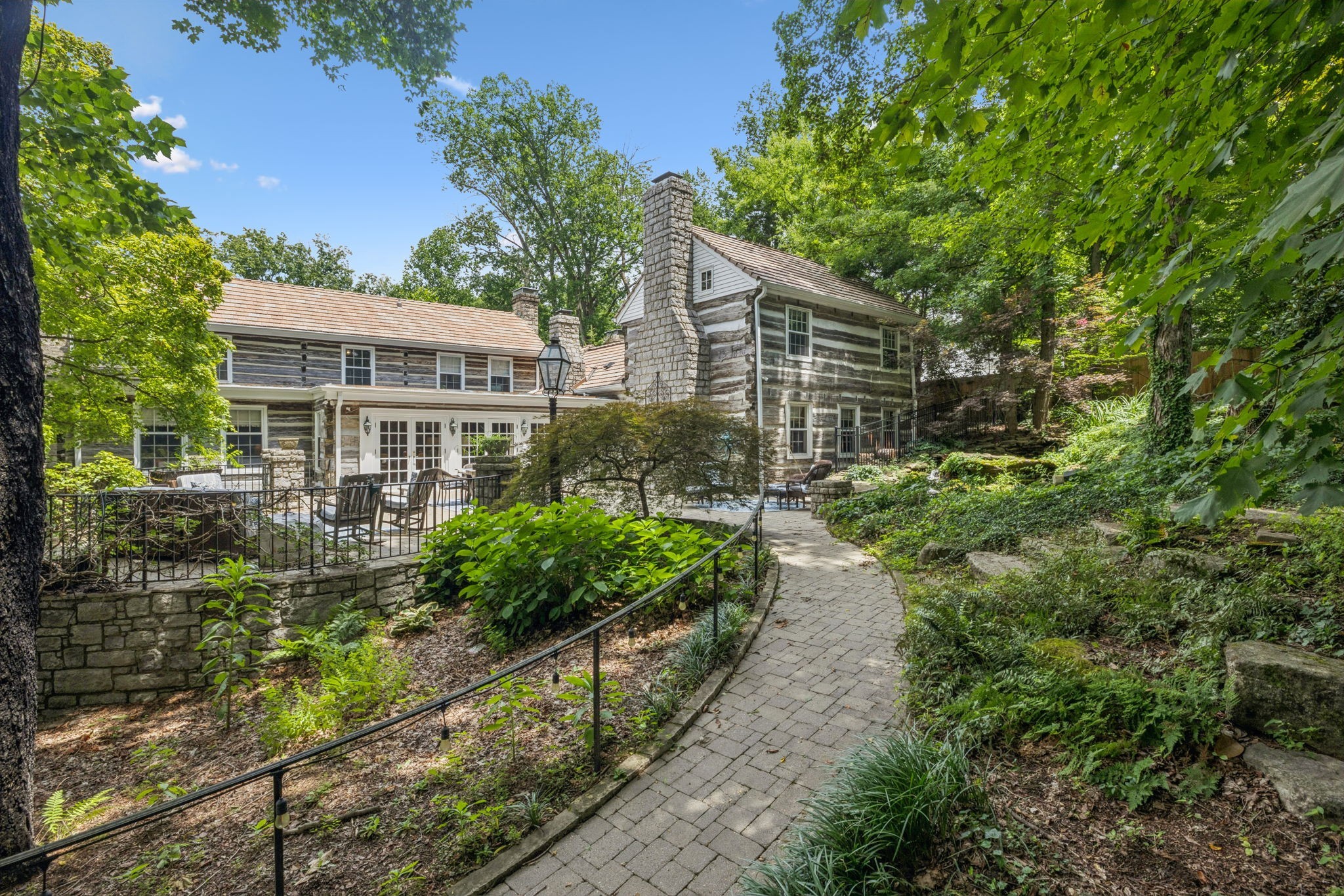 3507 Wimbledon Road Nashville, TN 37215 - Photo 48 of 50 a house view with a garden space