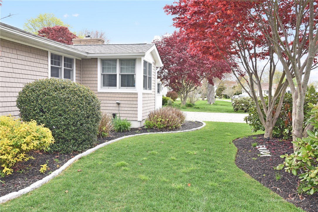 63 Camden Road Narragansett, RI 02882 - Photo 4 of 40
