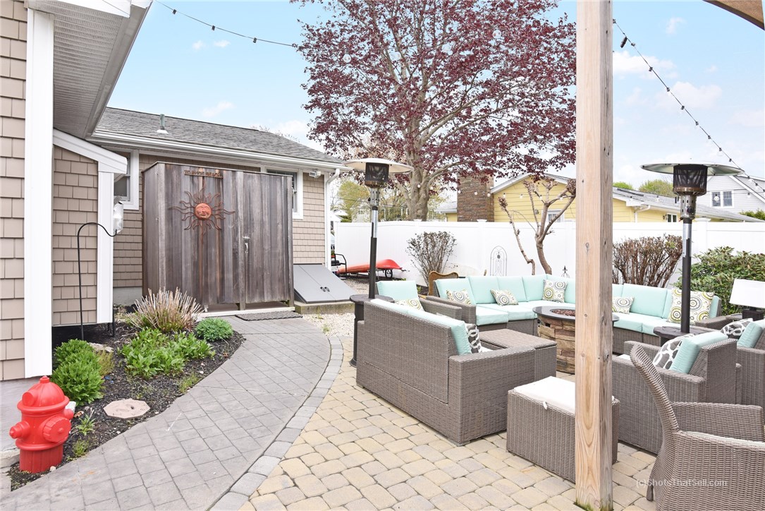 63 Camden Road Narragansett, RI 02882 - Photo 10 of 40