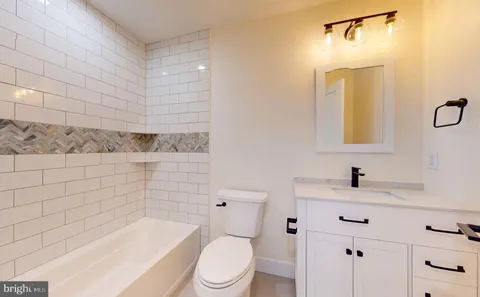 $825,000 | 29 East Hollywood Lane, Marmora, NJ 08223