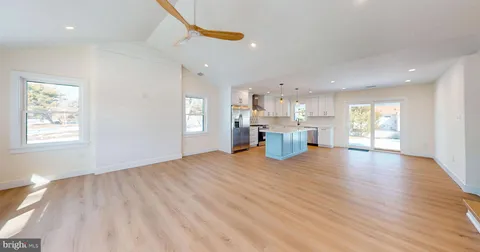 $825,000 | 29 East Hollywood Lane, Marmora, NJ 08223