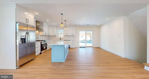 $825,000 | 29 East Hollywood Lane, Marmora, NJ 08223