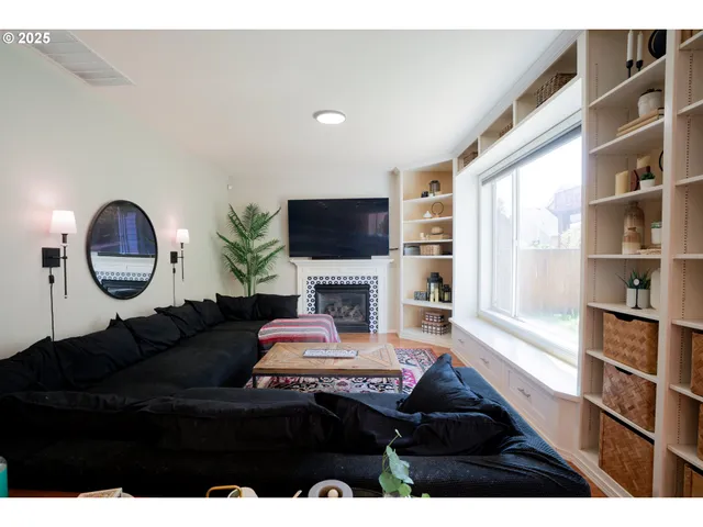 $629,000 | 12513 Southeast Blackstone Avenue, Happy Valley, OR 97086