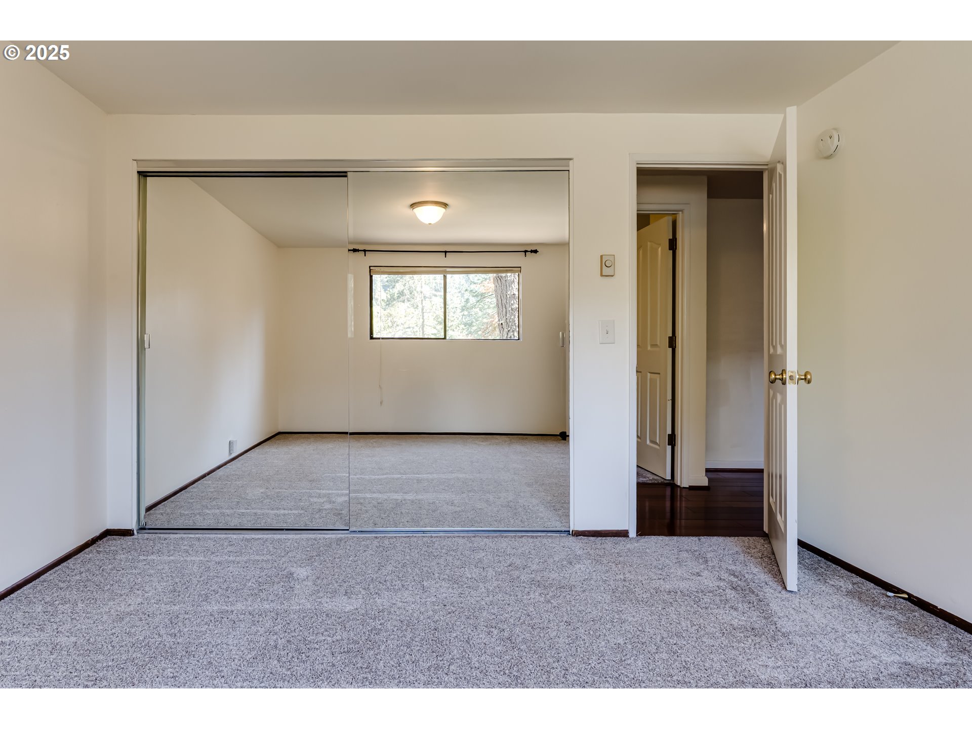 5140 Saratoga Street Eugene, OR 97405 - Photo 27 of 45 a view of an empty room and window