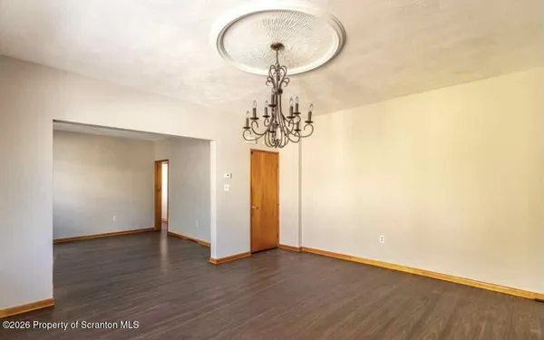 $1,700 | 112 East Grove Street, Taylor, PA 18517