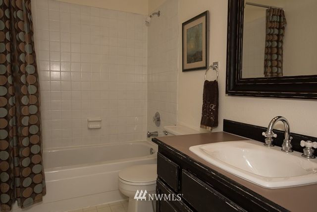 $450,000 | 2630 Northwest Oakcrest Drive, Issaquah, WA 98027