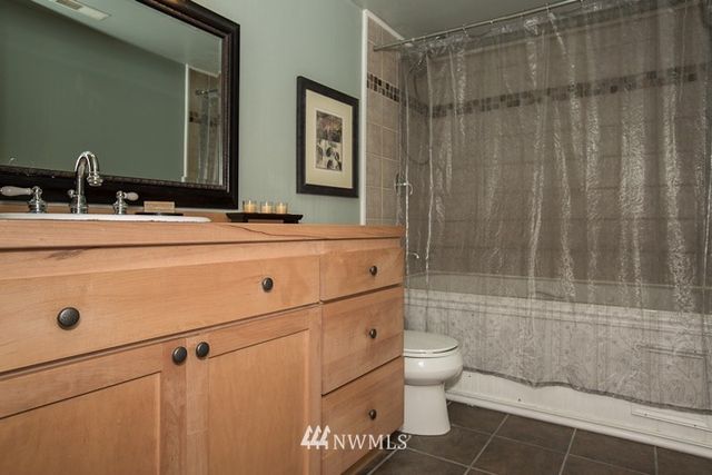 $450,000 | 2630 Northwest Oakcrest Drive, Issaquah, WA 98027