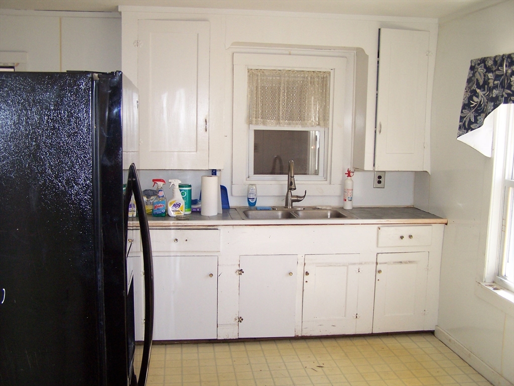 87 Killdeer Road Webster, MA 01570 - Photo 4 of 13 Gallery Image 4